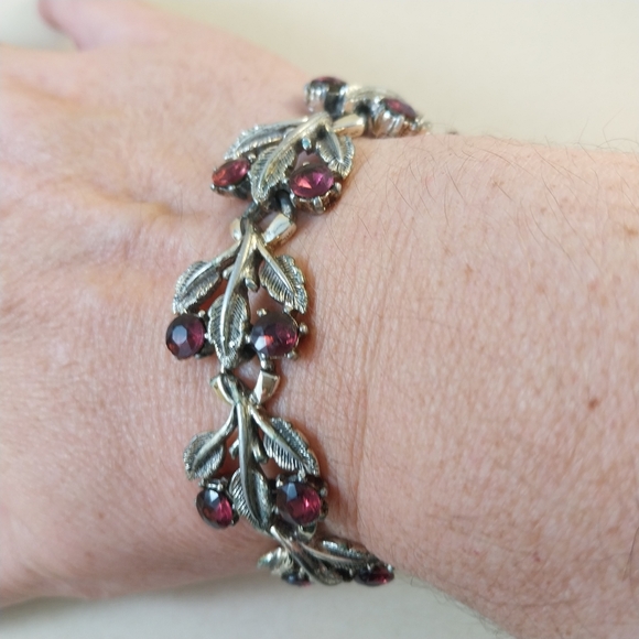 Jewelcraft Silver and Purple Leaf Bracelet - Picture 6 of 16